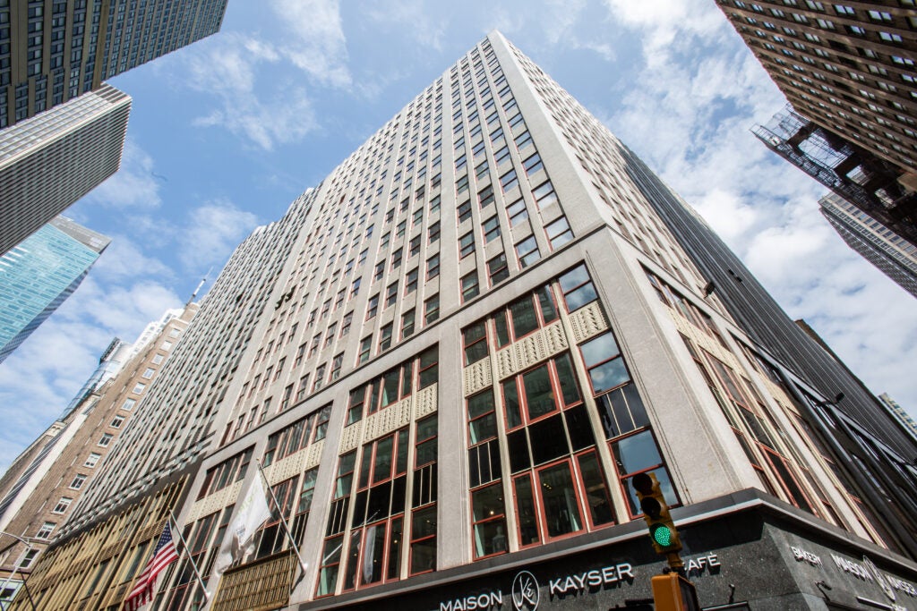 Burlington Stores, Inc. Expands by 67,865 Square Feet to Occupy a Total of 170,763 Square Feet at 1400 Broadway