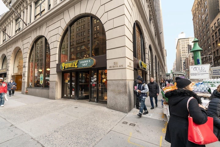 Entrance view of Potbelly Sandwich Shop on 501 7th Street